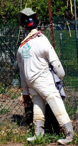 scarecrow-boulderlig-3may2007-lah