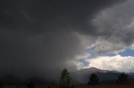 Storm moving in_XG_20090826_LAH_9761