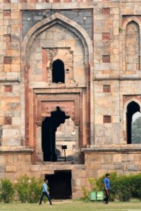 Bara Gumbad_Lodhi Gardens-NewDelhi-India_LAH_9402