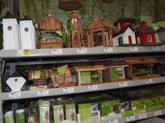 Bird feeders and houses @Lowe's-CS_2008aug02_LAH_5113-1
