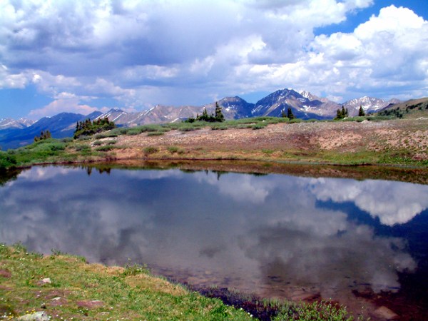 summit views @CottonwoodPass 15july05 LAH015r